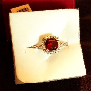 Genuine garnet & white sapphire size 8 ring 925 SS